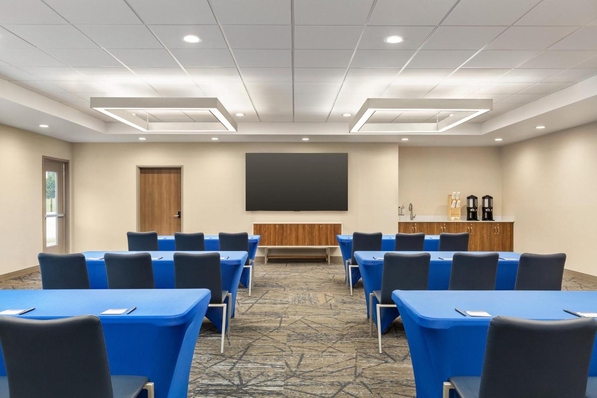 Candlewood Suites Bessemer - Birmingham Sw By Ihg Экстерьер фото